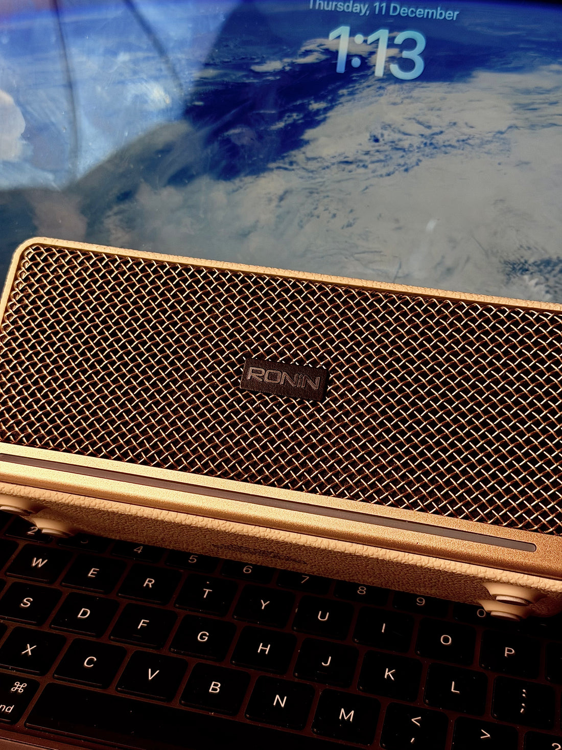 Ronin Retro Bluetooth Speaker R3035 – Vintage Design, Deep Sound, 2000mAh Battery, Bluetooth 5.4